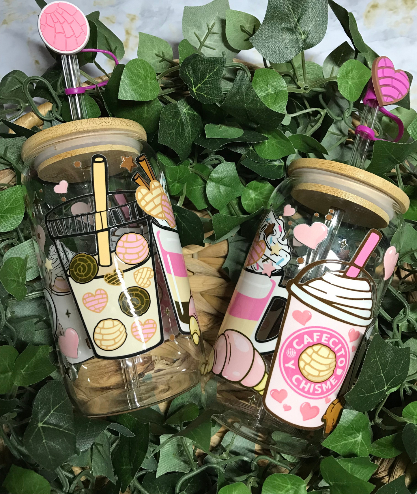 Cafecito Y Chisme Glass Cup