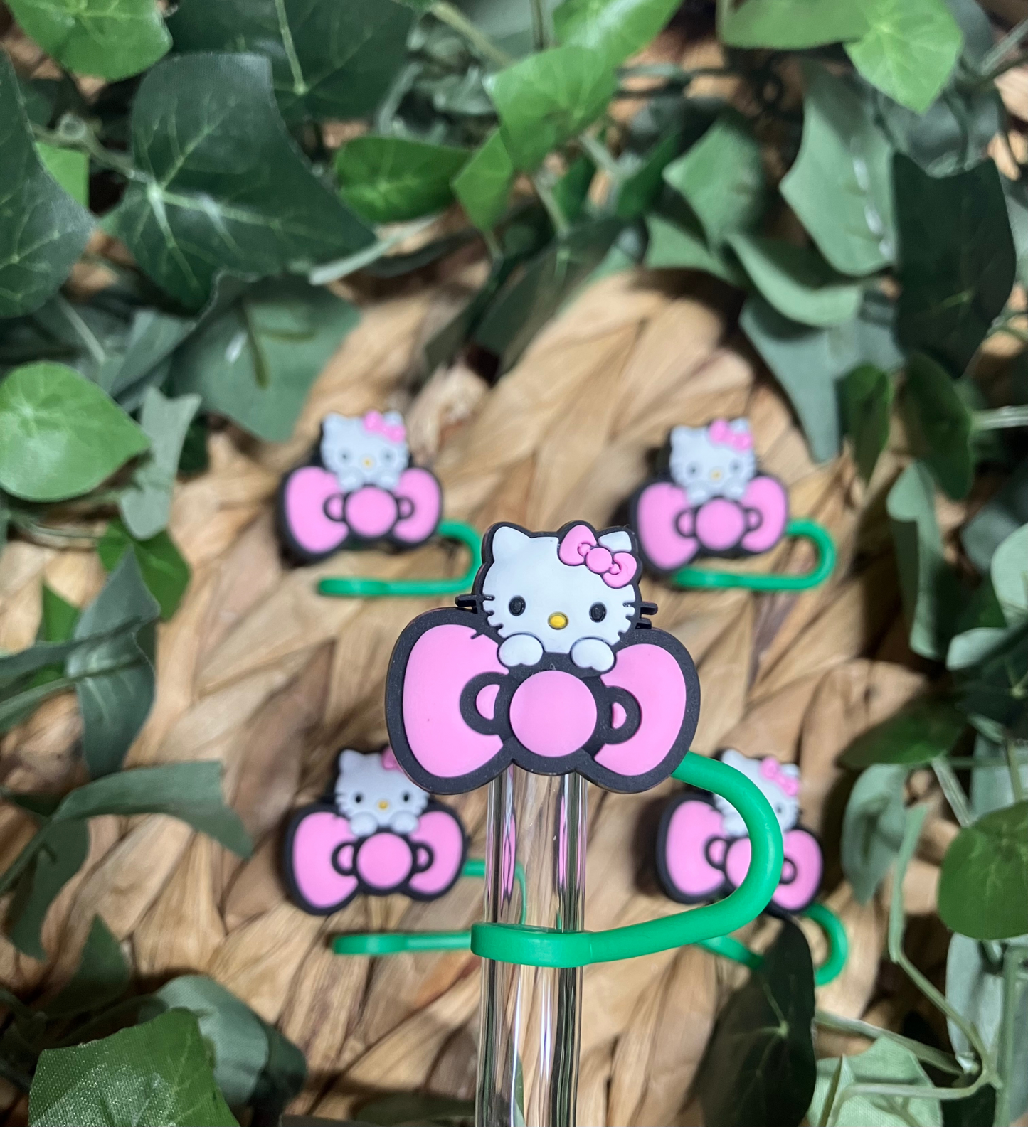 HK Straw Topper