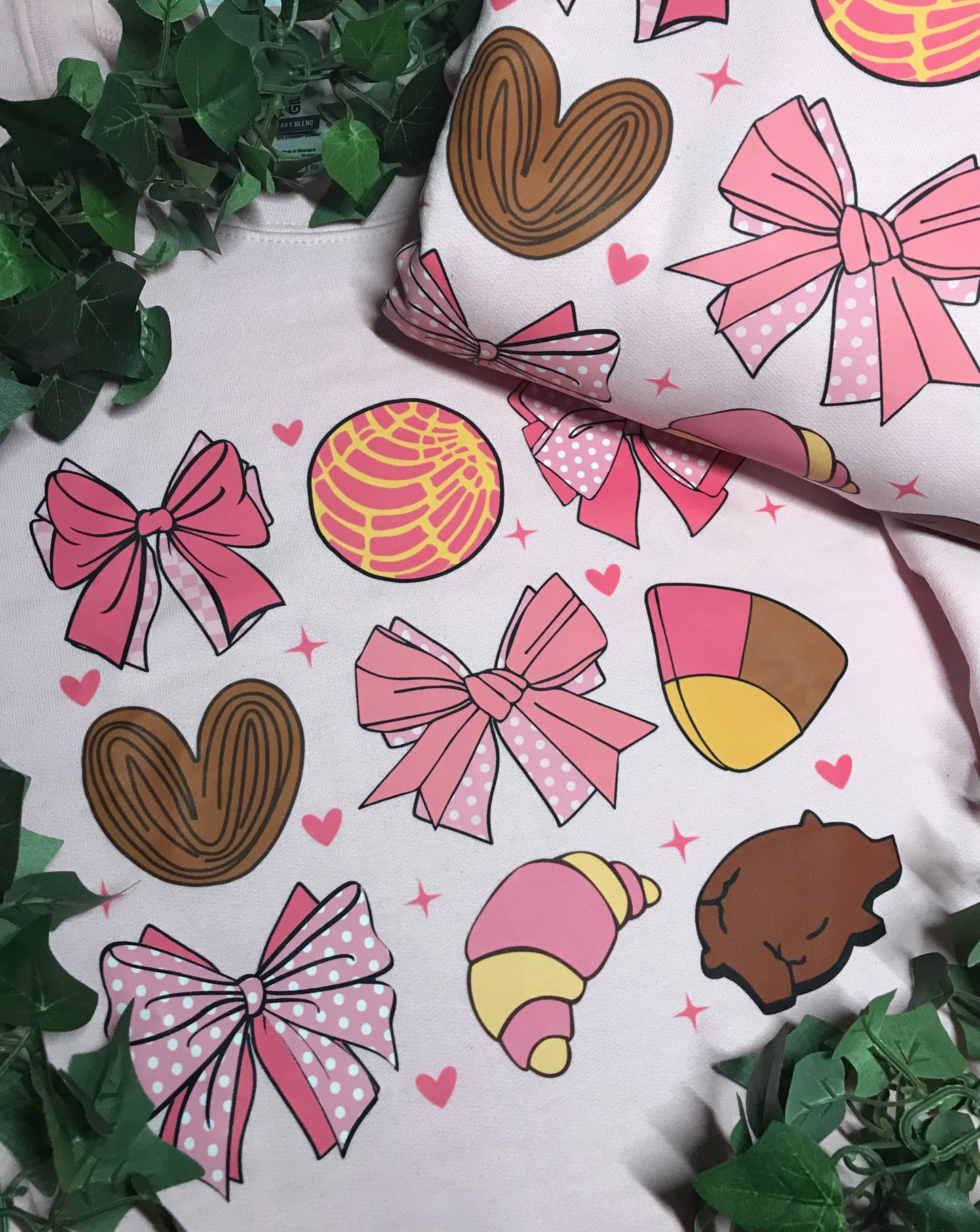 Bows & Conchas Crewneck